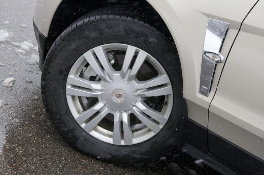  Cadillac SRX Crossover 2010 года  (фото 28 из 95)
